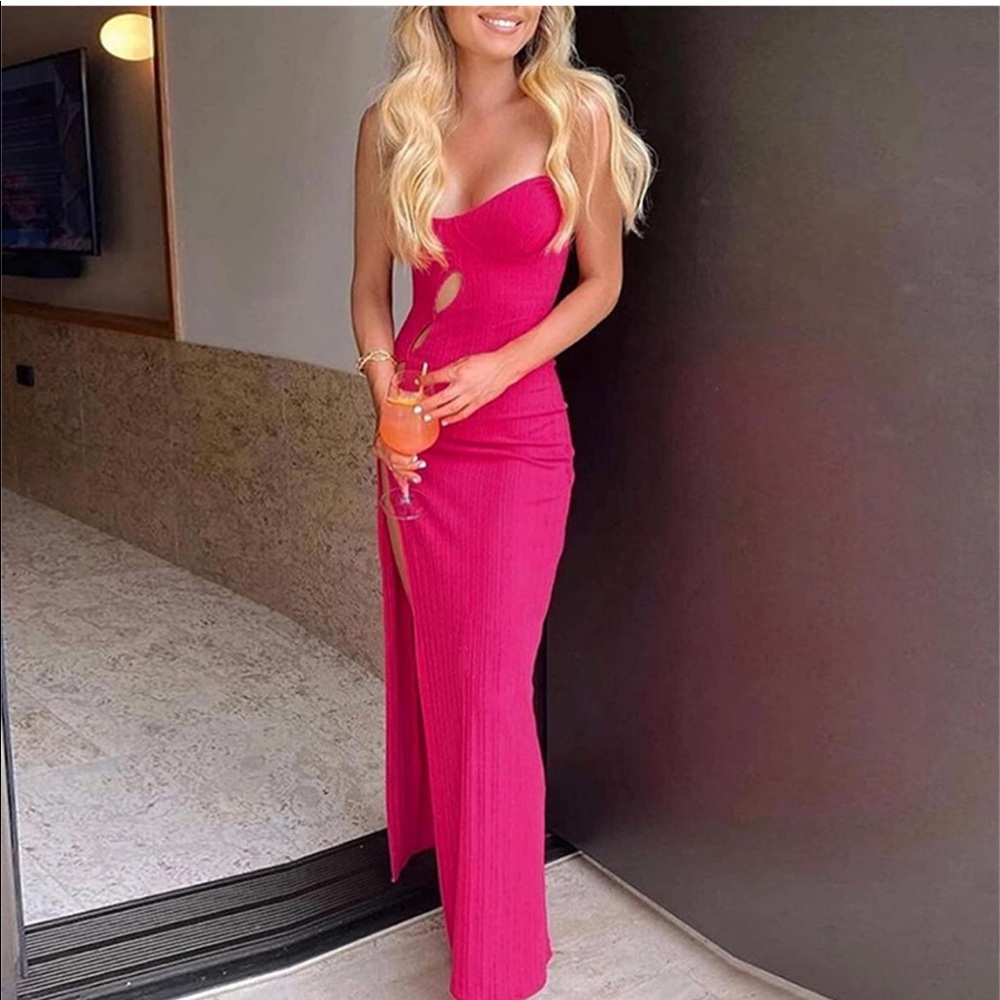 🍹NWOT - Cut out pink dress 🍹